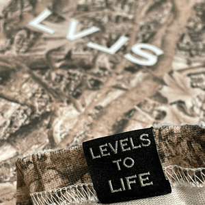LEVELS CAMO CROP TEE